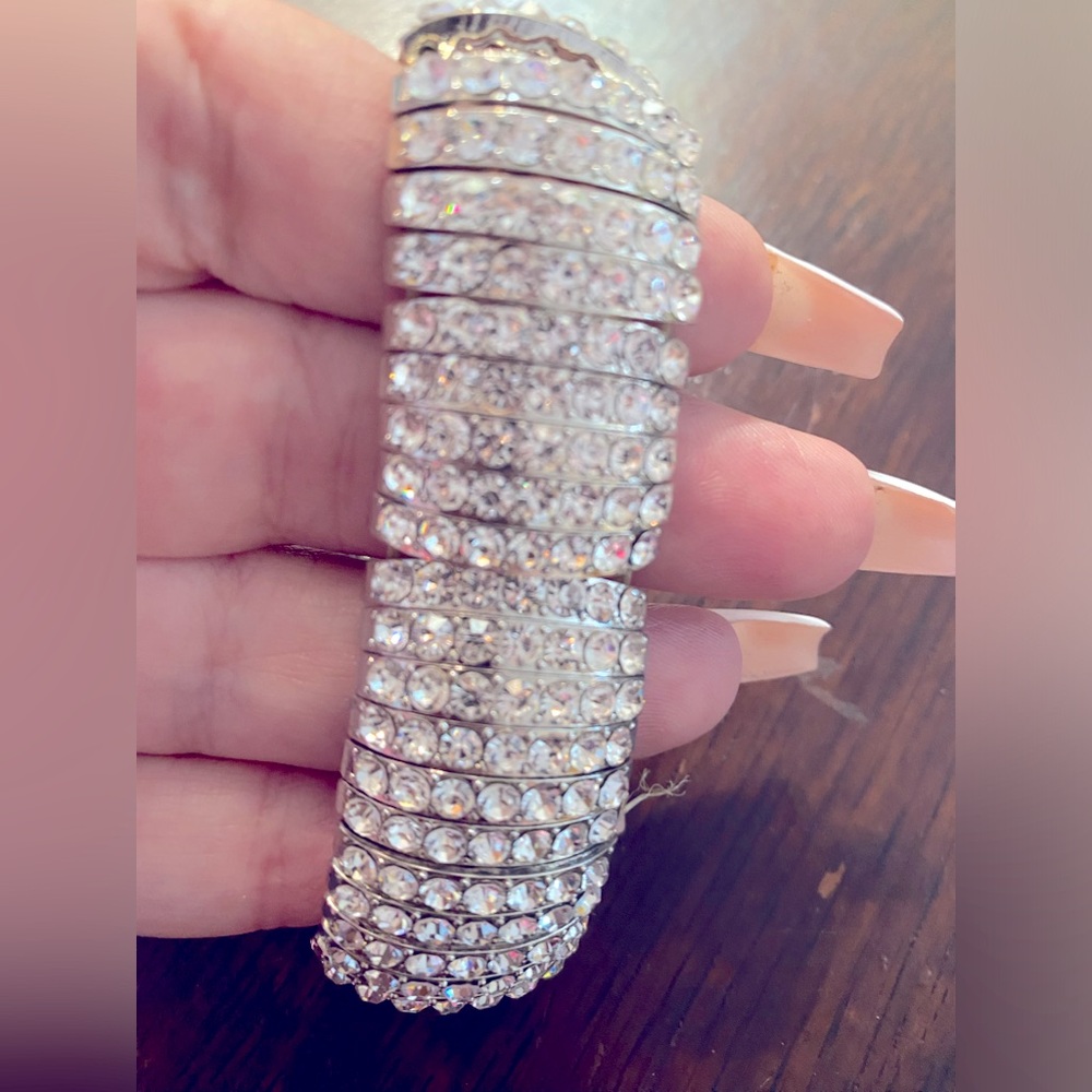 Wide fitting rhinestones fashion bracelet and necklace